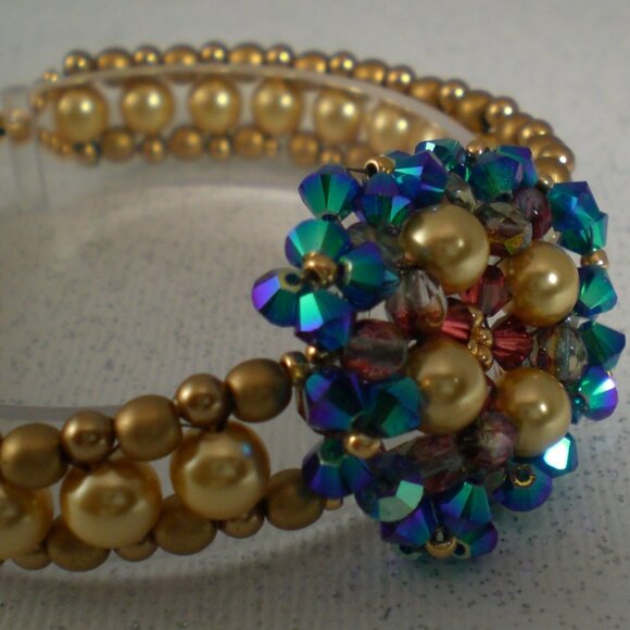 Hand Beaded, Swarovski Crystal/Pearl Bracelet (Fillion Bracelet) - Picture 3 of 5